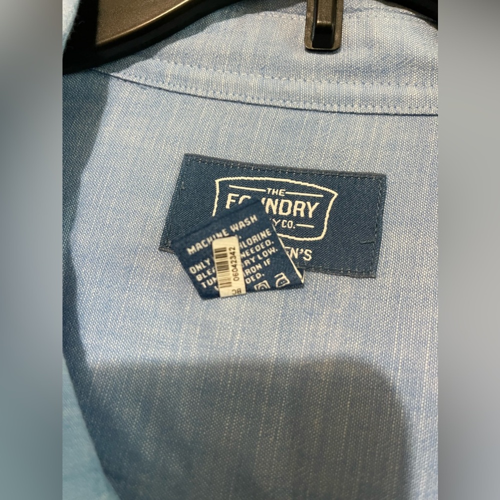 The Foundry Big & Tall Supply Co. Mens Chambray Short Sleeve Button Front Shirt - Picture 9 of 10